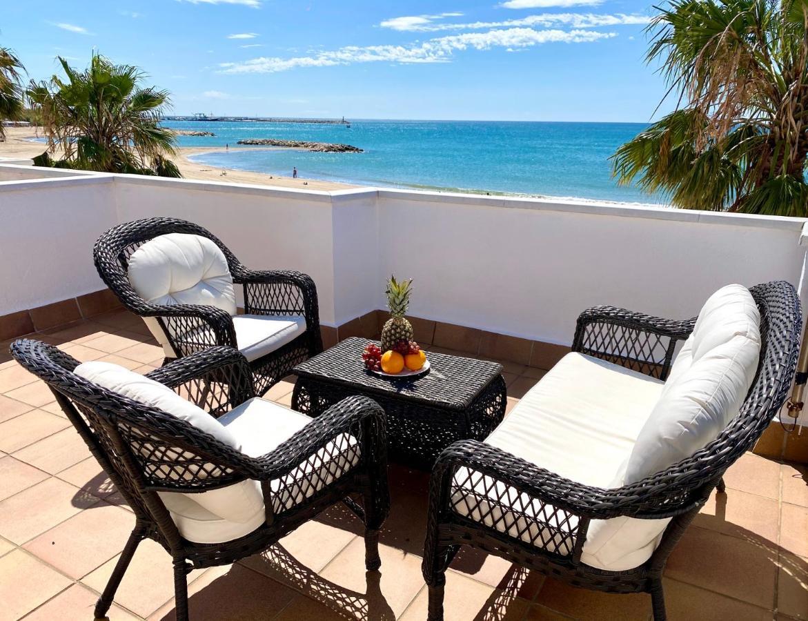 House In Front Of The Beach With Sea View Кембрилс Екстериор снимка