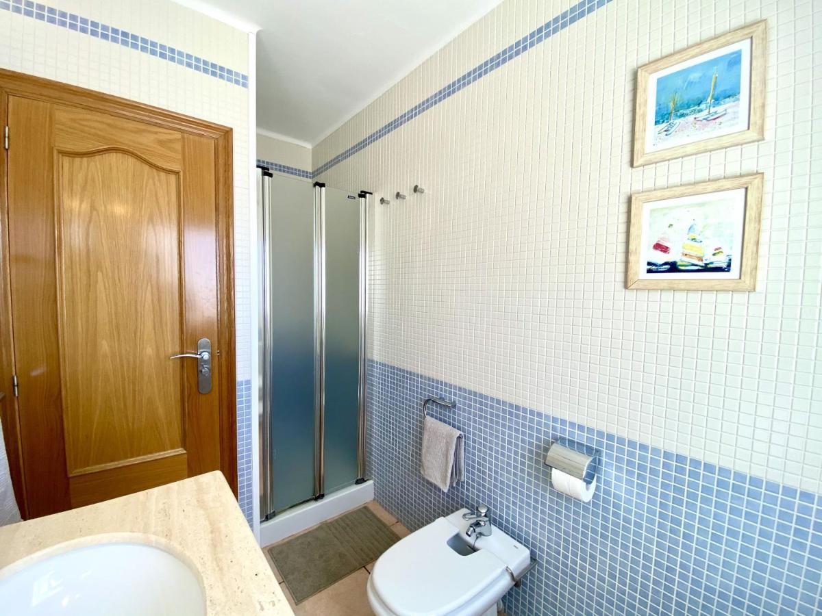 House In Front Of The Beach With Sea View Кембрилс Екстериор снимка
